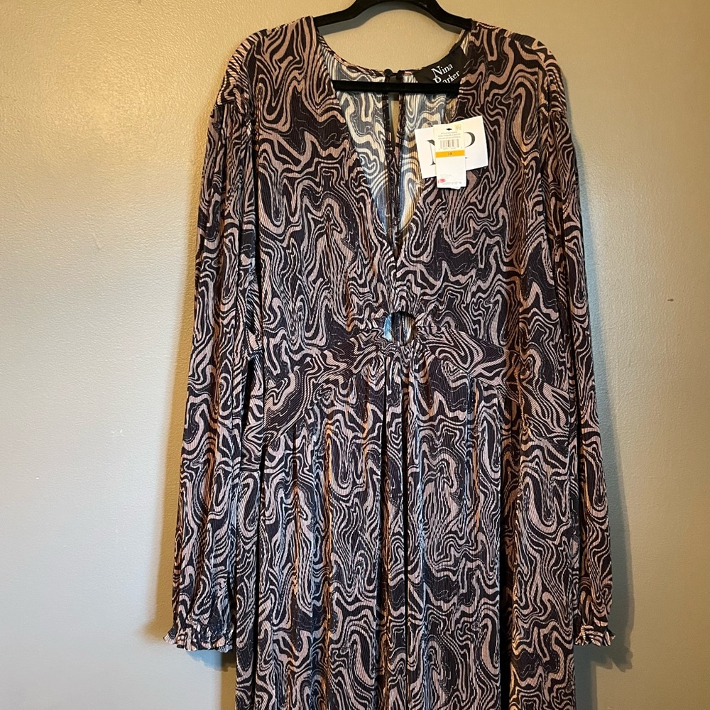 NWT Nina Parker 3X Womens Black Swirl Plus Keyhole Pleated Maxi Dress Ret $129! - Picture 3 of 16
